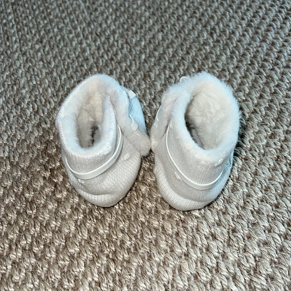 MAYORAL Knitted Booties size 19 UK, size 3 US